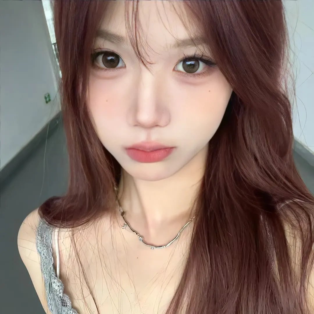 公寓里的两个女人